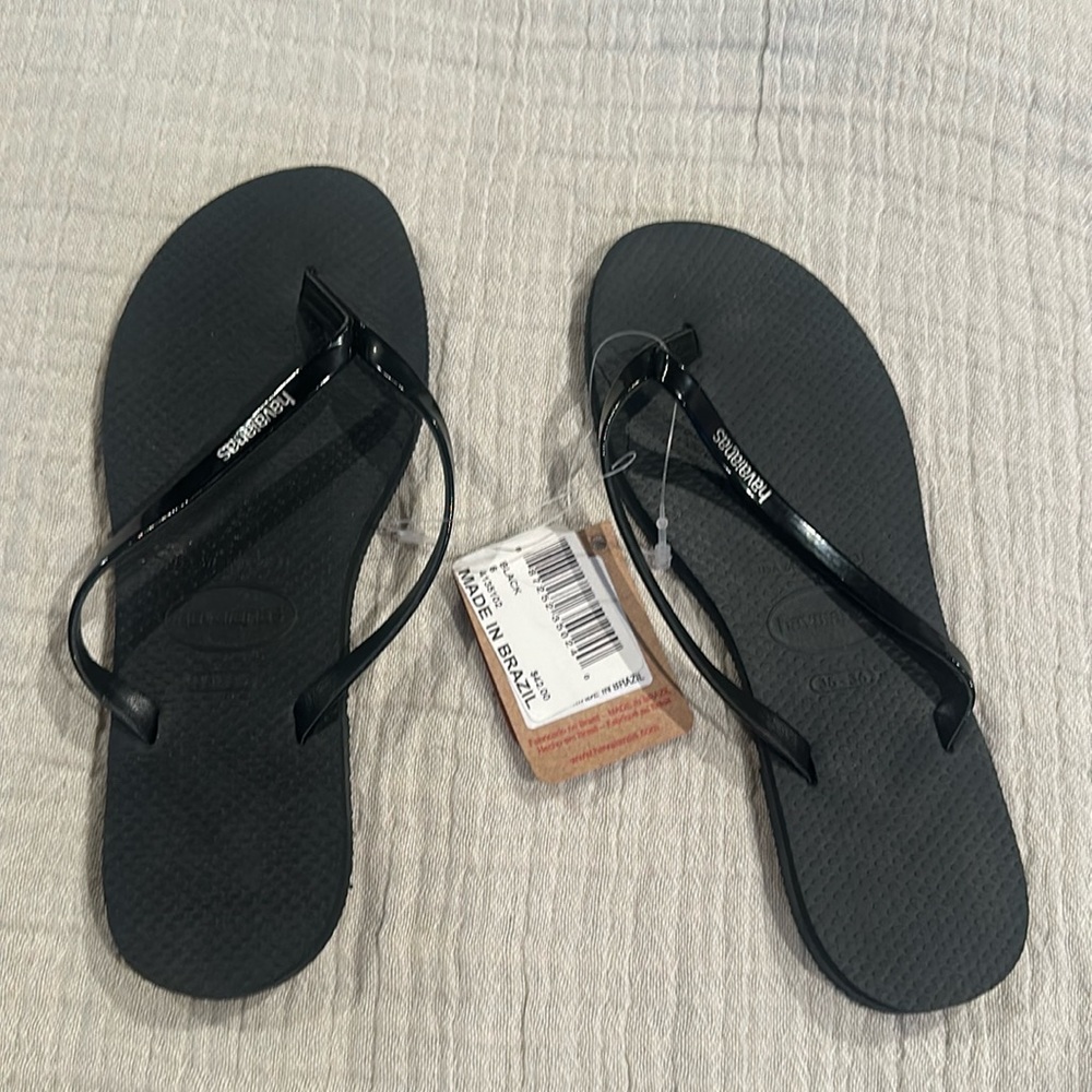 Havana’s flip flops. Size 6 black. Brand new